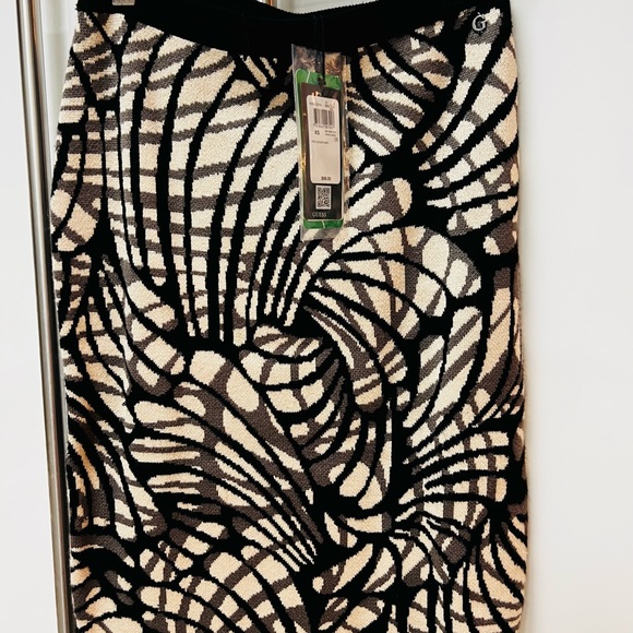 NWT Guess Posie Jacquard Skirt Black and Cream Size XSmall - Picture 5 of 8